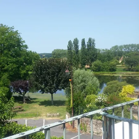 Hotel Hôtel-restaurant Côté Rivage Badefols-sur-Dordogne