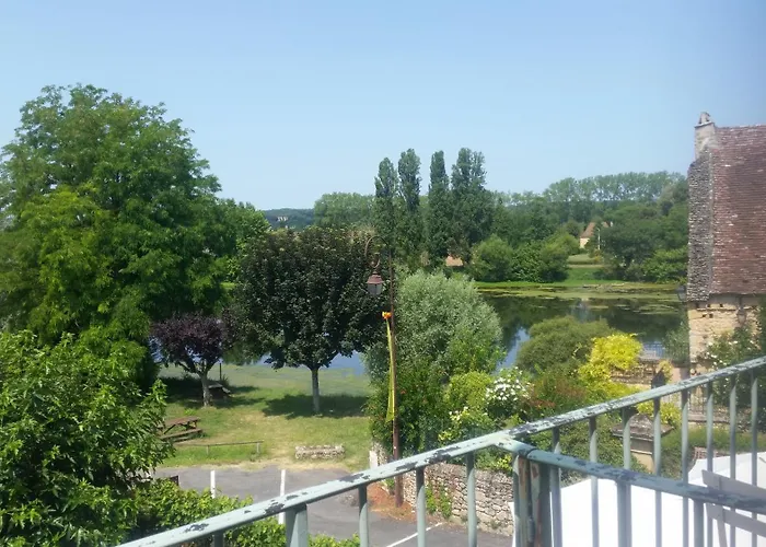 Hotel Logis-hotel Cote-rivage Badefols-sur-Dordogne
