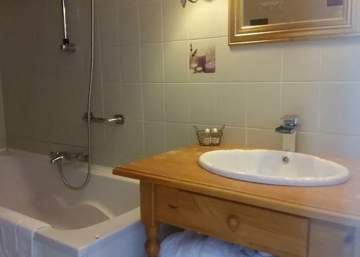 Отель Logis-hotel Cote-rivage 3*