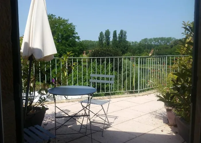 Logis-hotel Cote-rivage Hotel Badefols-sur-Dordogne